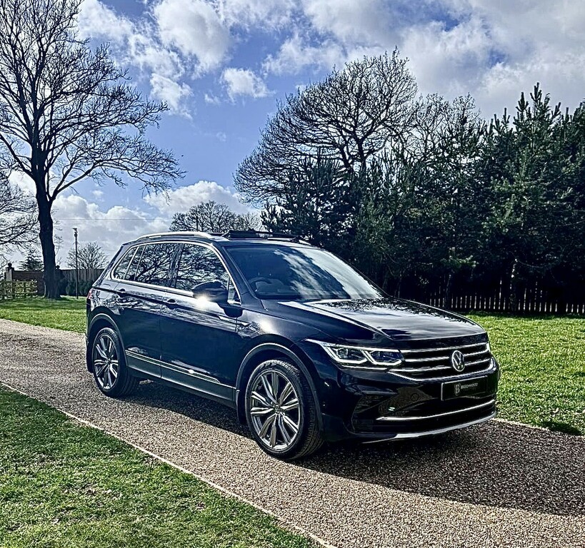Volkswagen Tiguan Suv 1.5 Tsi Elegance 202121 Black