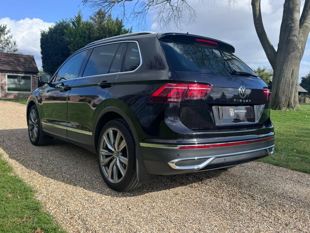 Volkswagen Tiguan Suv 1.5 Tsi Elegance 202121 FA21SFE Black #2