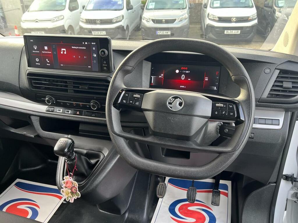 Vauxhall Vivaro Turbo D Prime DP24ORJ White #2