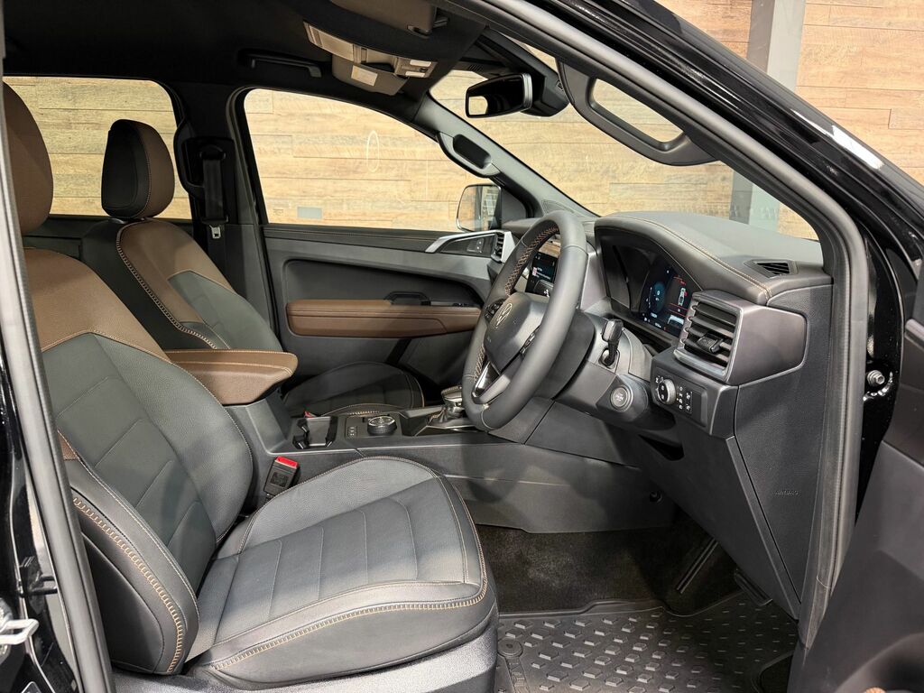 Volkswagen Amarok 3.0 Tdi V6 Panamericana Black #4