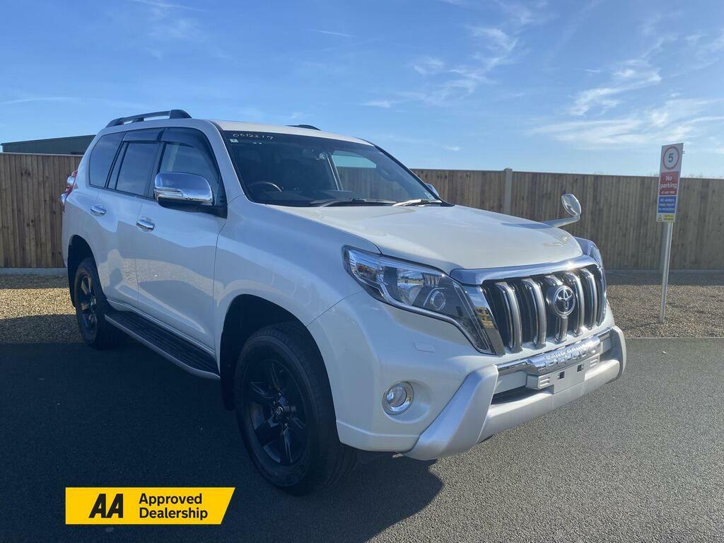 Toyota Land Cruiser 2.8D Invincible 7 White