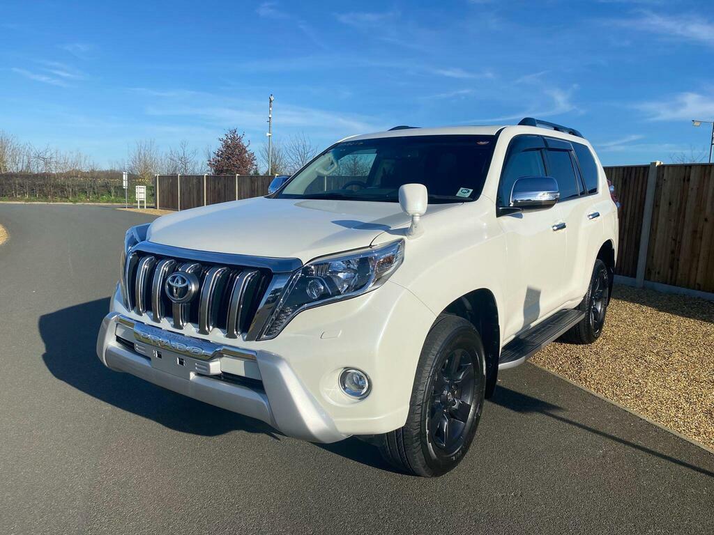Toyota Land Cruiser 2.8D Invincible 7 White #2