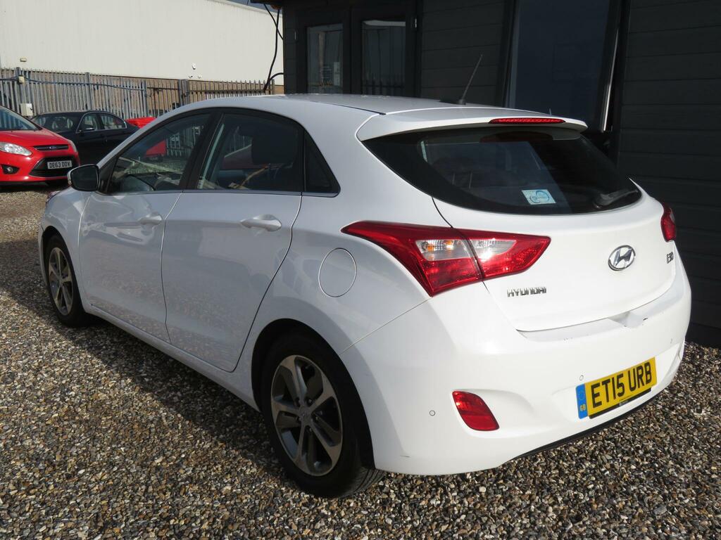 Hyundai I30 1.4 Blue Drive Se Nav Euro 6 Ss ET15URB White #2