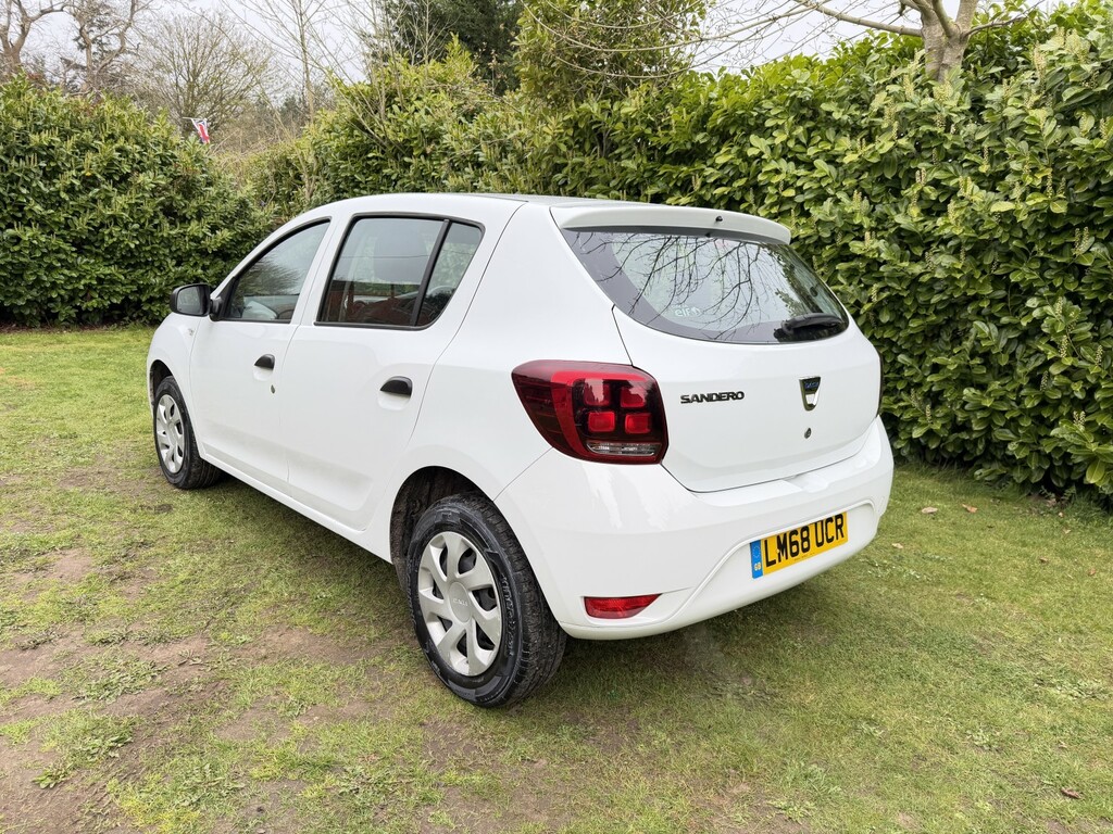 Dacia Sandero Hatchback 0.9 Essential Tce 90 My18 2018 White #6