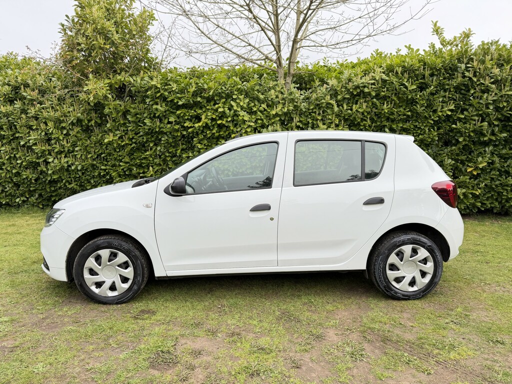 Dacia Sandero Hatchback 0.9 Essential Tce 90 My18 2018 White #4