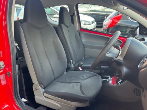 Toyota Aygo 1.0 Vvt-i FL56ZYU Red #3