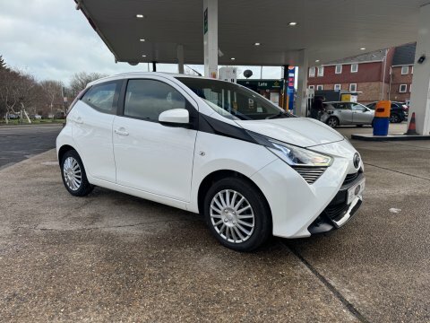 Toyota Aygo 1.0 Vvt-i X-play GV70BUE White #5