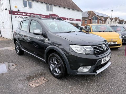 Dacia Sandero Stepway 0.9 Laureate Tce GN17TXU Black #4