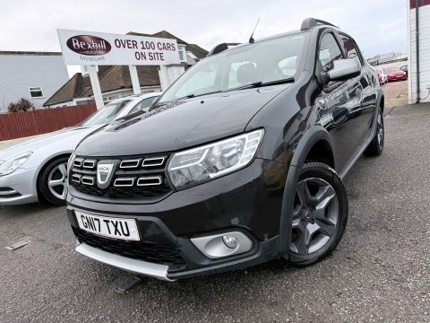 Dacia Sandero Stepway 0.9 Laureate Tce GN17TXU Black #2
