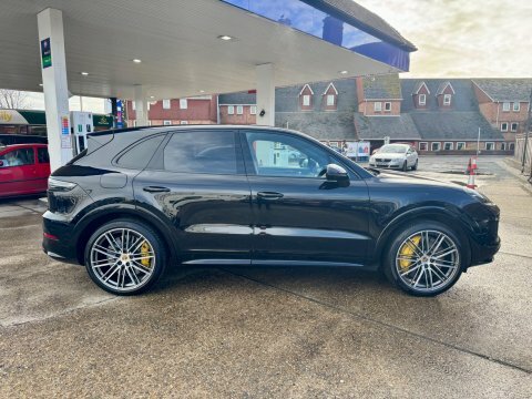 Porsche Cayenne Turbo S PK69YLF Black #4