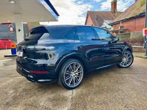 Porsche Cayenne Turbo S PK69YLF Black #2