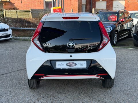 Toyota Aygo Vvt-i X-trend GU20ELV White #6