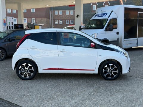 Toyota Aygo Vvt-i X-trend GU20ELV White #4