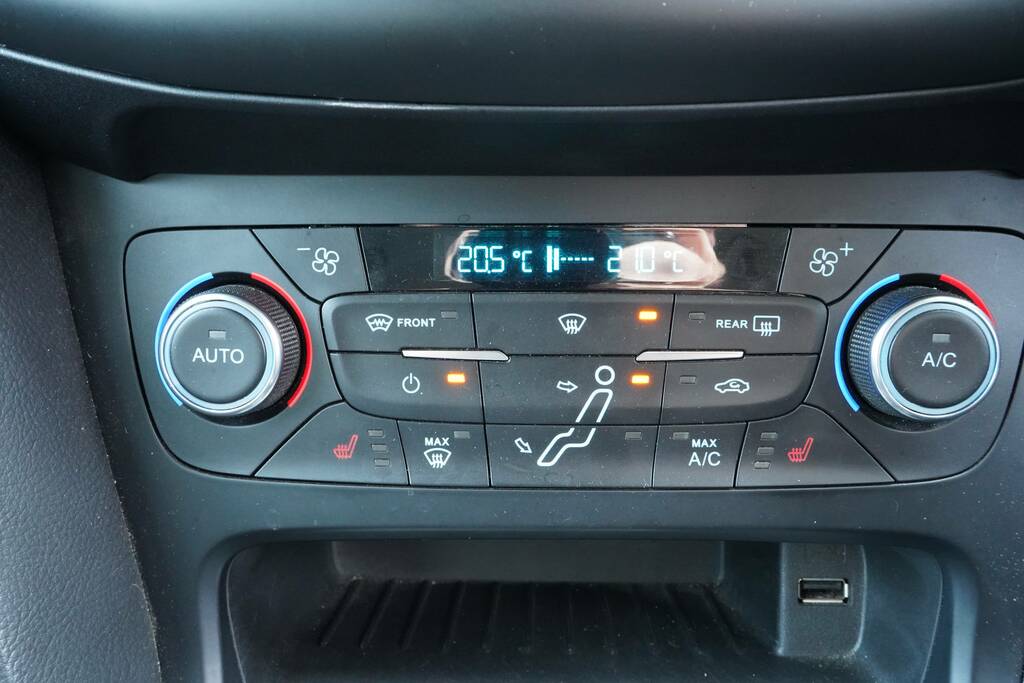 Ford Focus Titanium X Tdci EX17OXH White #2