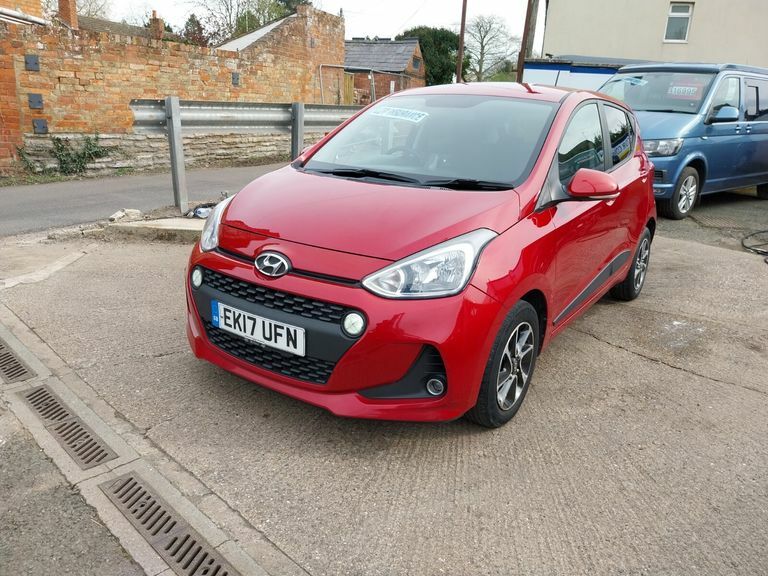 Hyundai I10 Premium Red #3