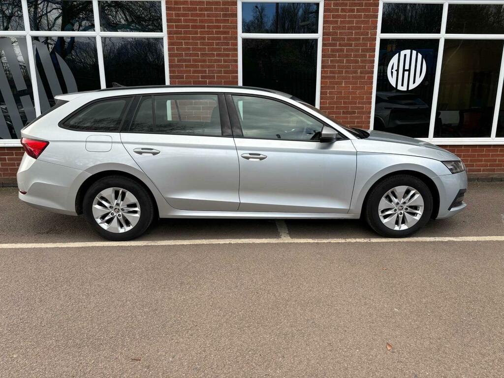 Skoda Octavia 1.0 Tsi Se Technology Euro 6 Ss MK22LXC Silver #2