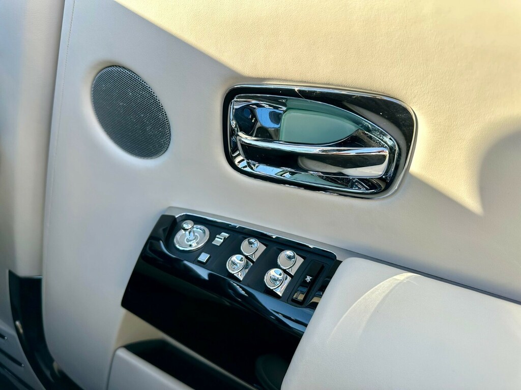 Rolls-Royce Phantom Drophead Coupe  #26