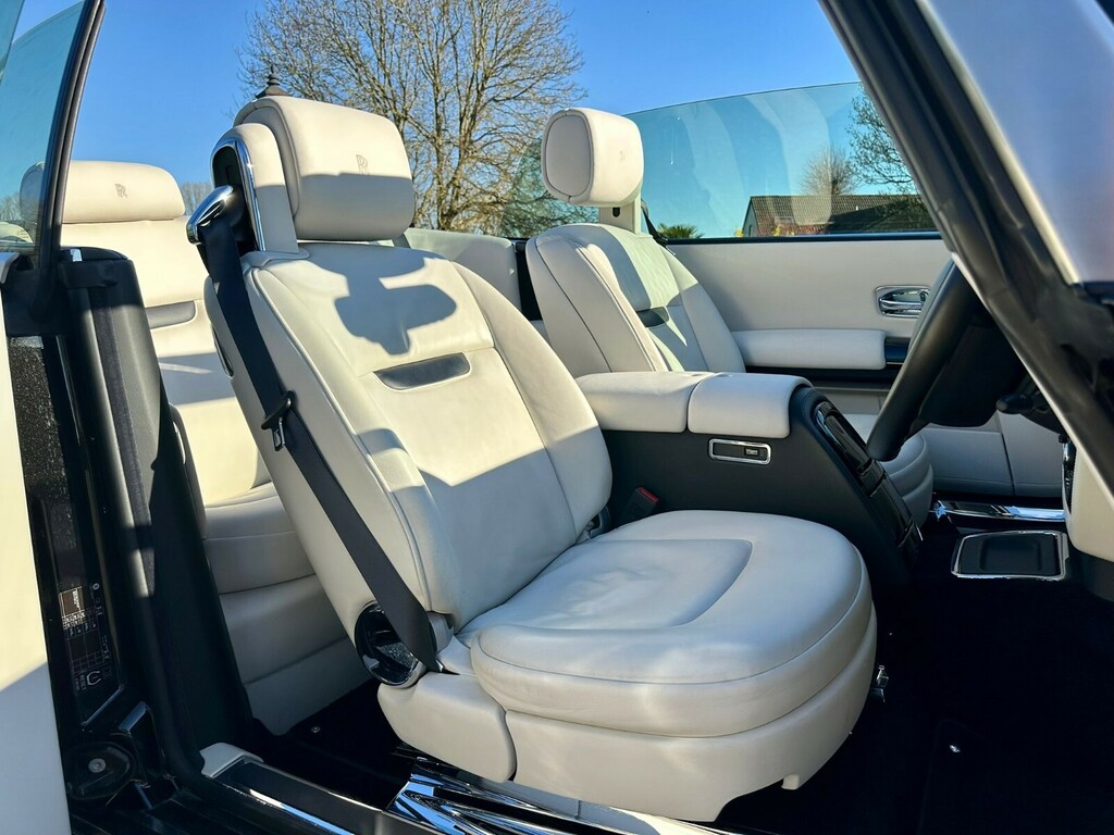 Rolls-Royce Phantom Drophead Coupe  #10