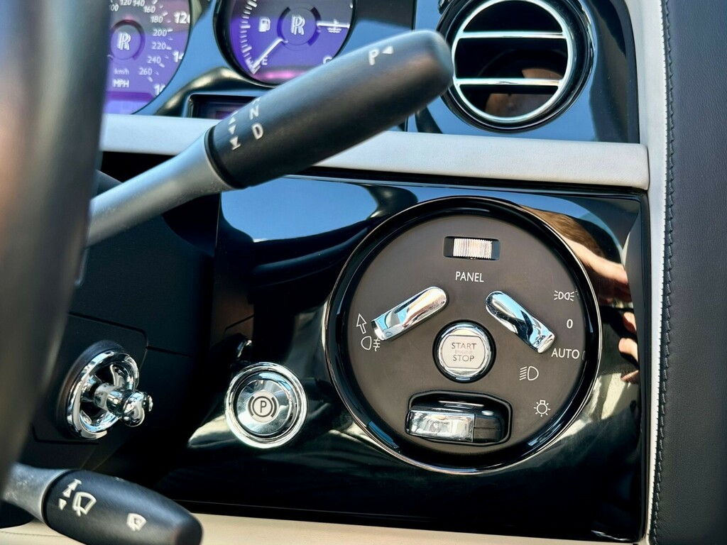 Rolls-Royce Phantom Drophead Coupe  #24