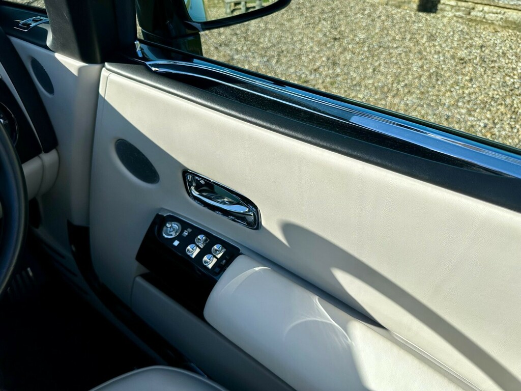Rolls-Royce Phantom Drophead Coupe  #25