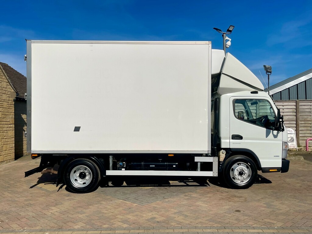 Mitsubishi Fuso Canter 7C18 34 4X2 Day Cab 7.5Ton Hgv 11Ft5 Fridgefreeze White #2