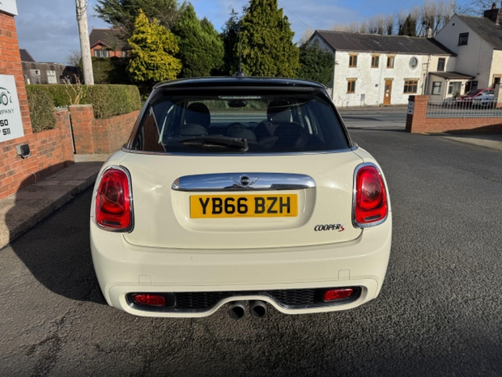 Mini Hatch 2.0 Cooper S Euro 6 S S YB66BZH White #5