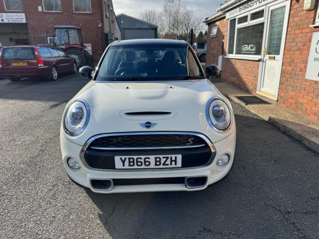 Mini Hatch 2.0 Cooper S Euro 6 S S YB66BZH White #2