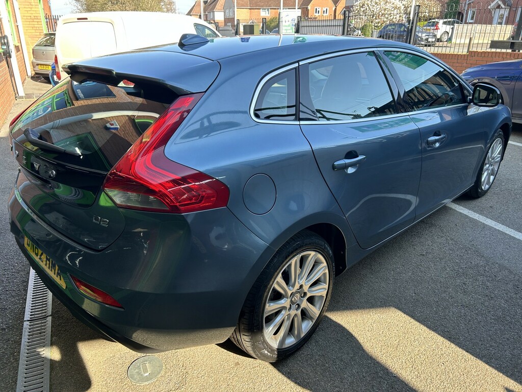 Volvo V40 Hatchback 1.6 D2 Se Lux Nav 201262 Blue #2