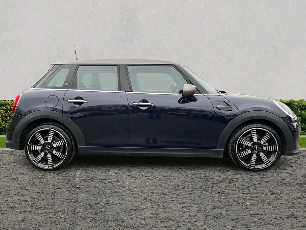 Mini Hatch 1.5 Cooper Exclusive GU72VLK Black #2