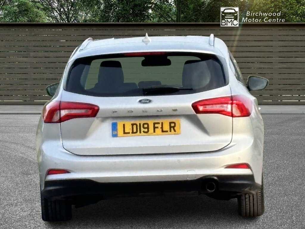 Ford Focus 1L Titanium LD19FLR Silver #4