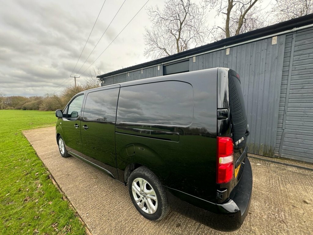 Vauxhall Vivaro 2L Elite Black #6