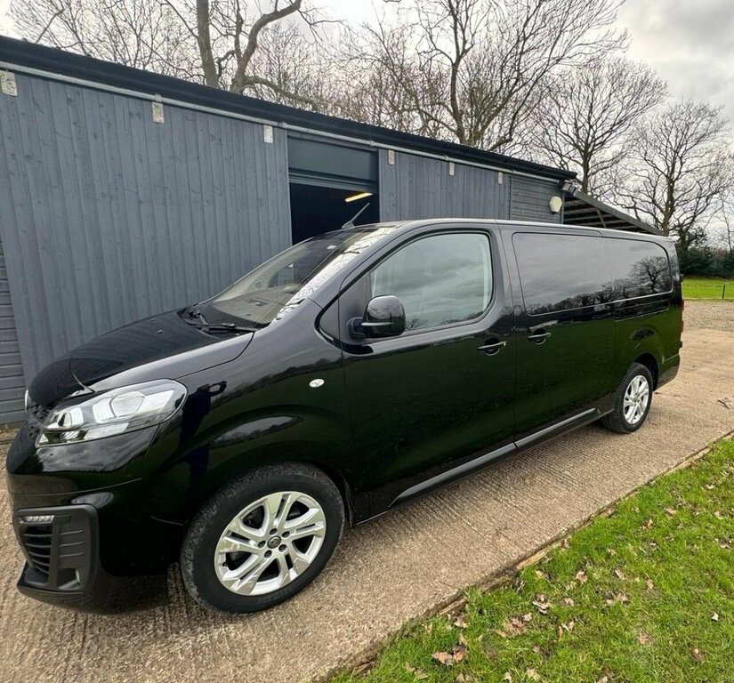 Vauxhall Vivaro 2L Elite Black #4