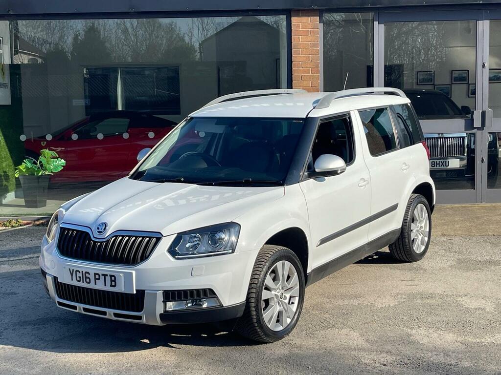 Skoda Yeti Suv 1.2 Tsi Se L Outdoor Dsg Euro 6 Ss 201 YG16PTB White #3