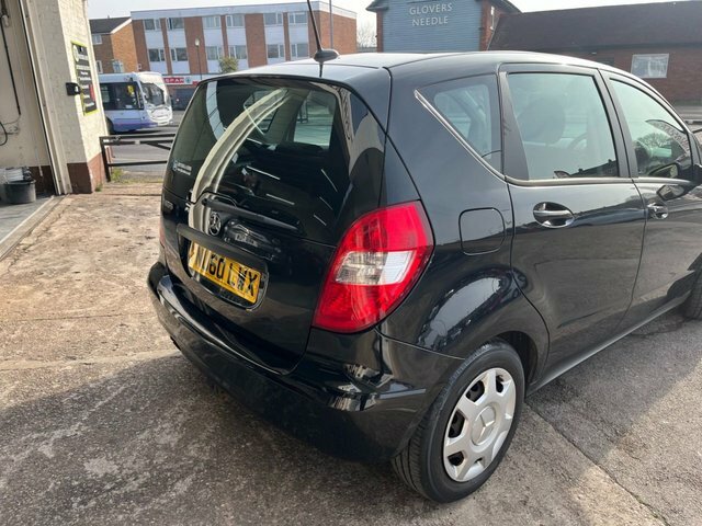 Mercedes-Benz A Class 1.5 A160 Blueefficiency Classic Black #4