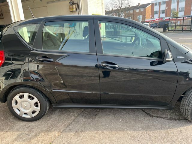 Mercedes-Benz A Class 1.5 A160 Blueefficiency Classic Black #3