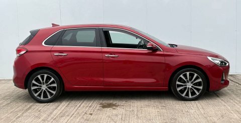 Hyundai I30 1.6 Crdi Premium Red #2