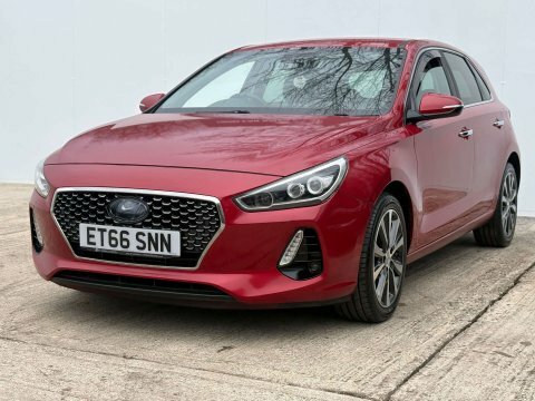 Hyundai I30 1.6 Crdi Premium Red #4