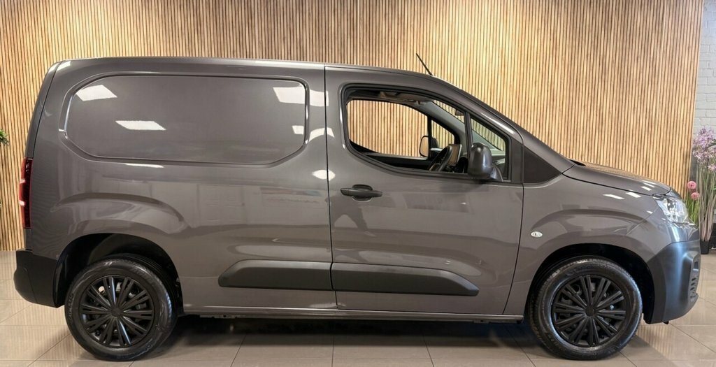Citroen Berlingo 1.5L Enterprise Edition M KP73UUC Grey #3