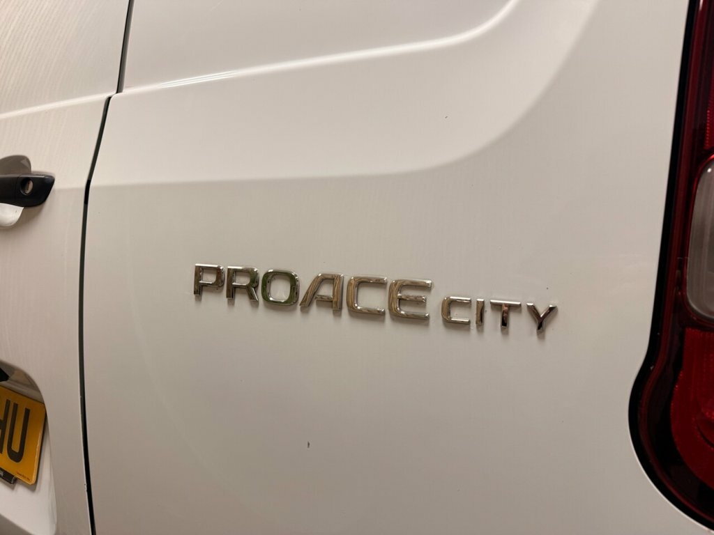 Toyota Proace City 1.5L Active BL72YHU White #6
