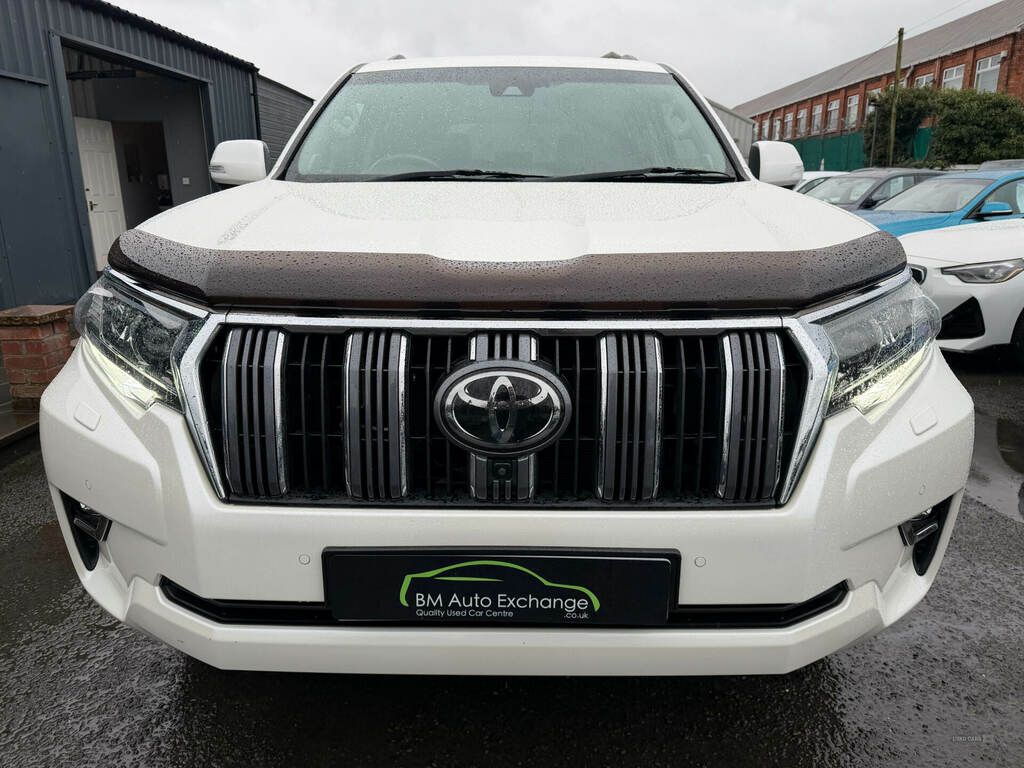Toyota Land Cruiser 2.8 D-4d Invincible 7 Seats White #3