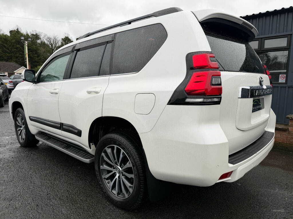 Toyota Land Cruiser 2.8 D-4d Invincible 7 Seats White #5