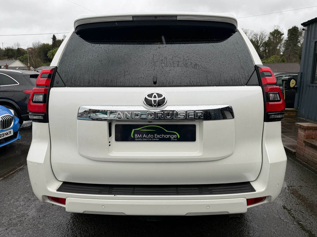 Toyota Land Cruiser 2.8 D-4d Invincible 7 Seats White #6