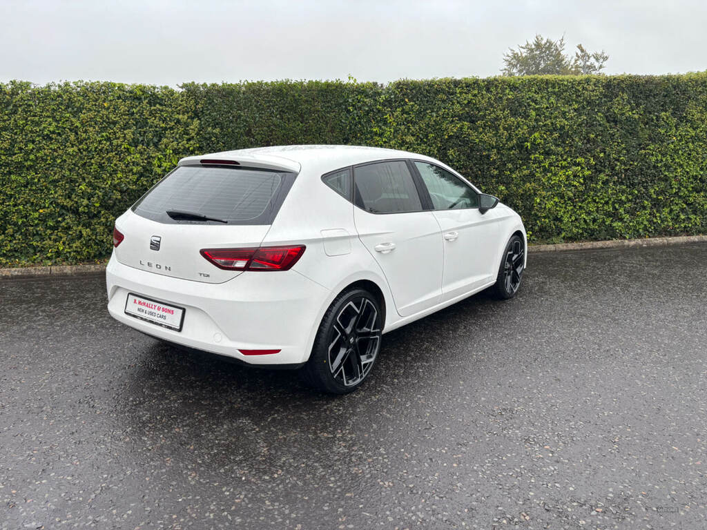 Seat Leon 1.6 Tdi Se Technology Pack CE63ZVK White #2