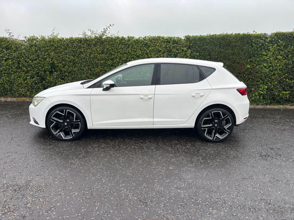 Seat Leon 1.6 Tdi Se Technology Pack CE63ZVK White #3