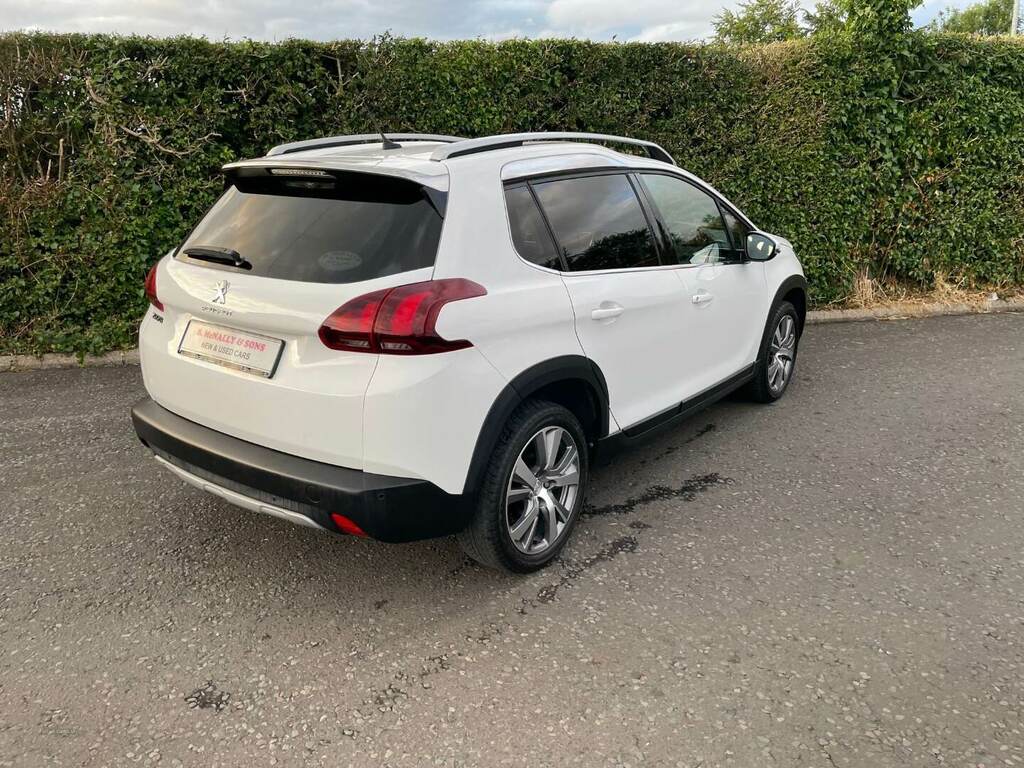Peugeot 2008 1.5 Bluehdi 100 Allure 5 Speed White #2