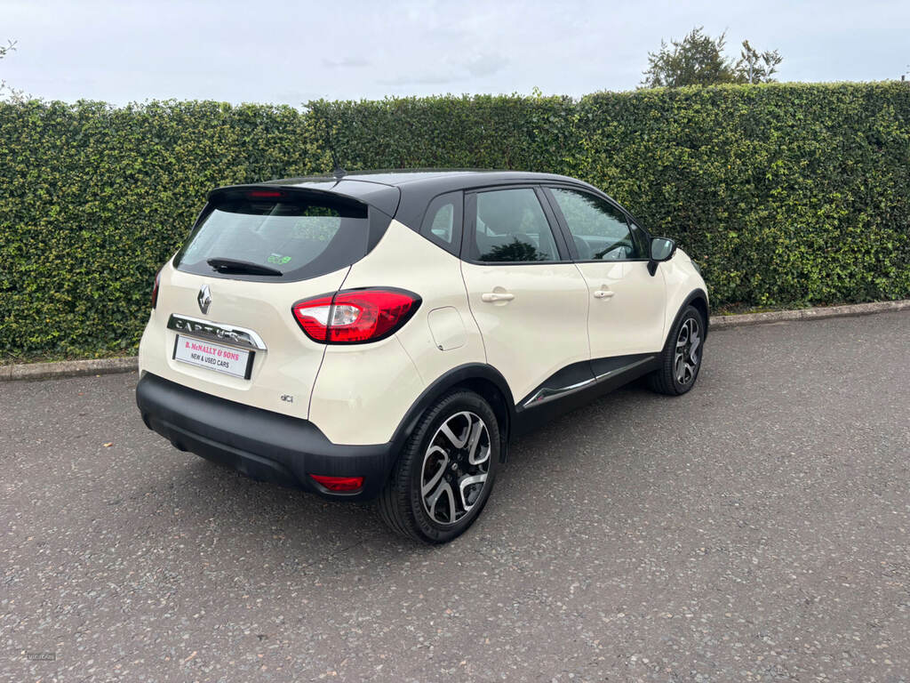 Renault Captur 1.5 Dci 90 Dynamique Medianav Energy WFZ2961 Black #2