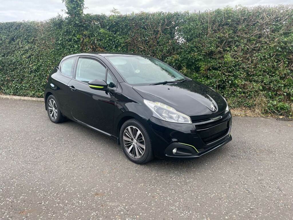 Peugeot 208 1.2 Puretech Active Design Lime Black