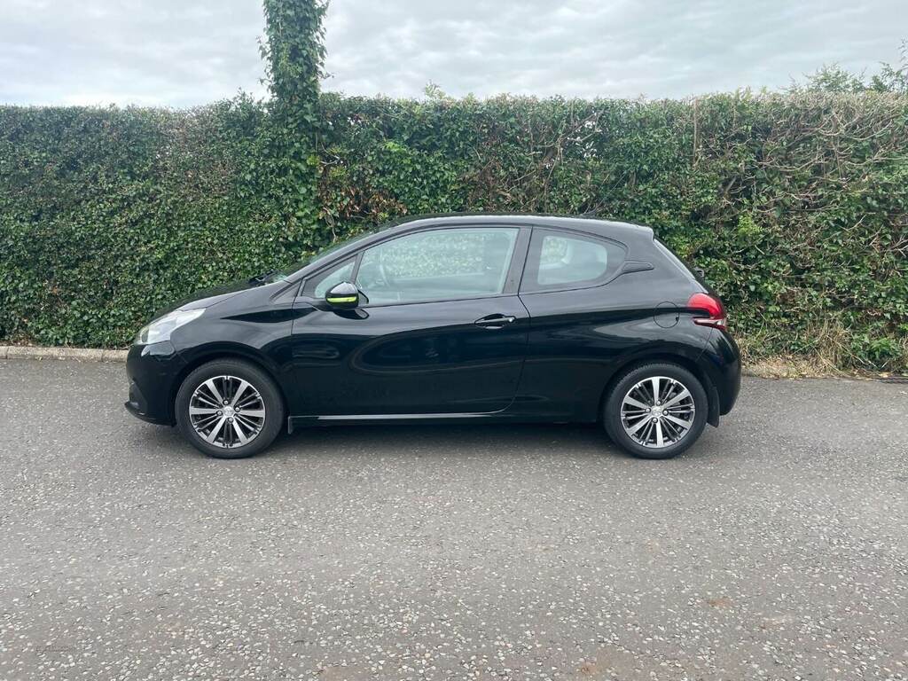 Peugeot 208 1.2 Puretech Active Design Lime NA66ABK Black #2