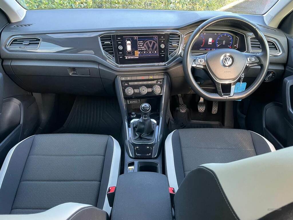 Volkswagen T-Roc 1.6 Tdi Sel WHZ9538 Black #4