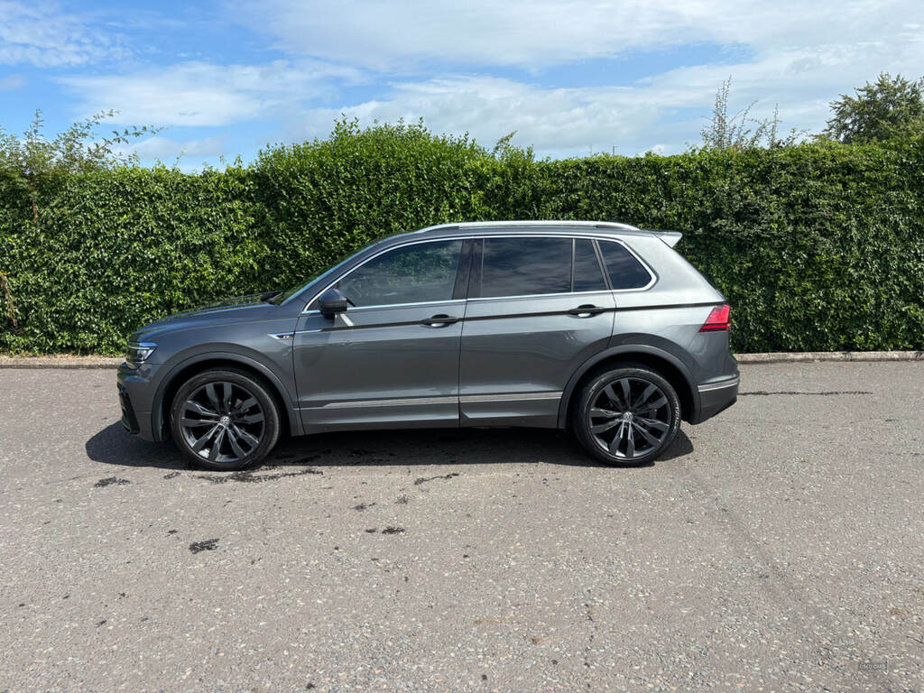 Volkswagen Tiguan 2.0 Tdi 150 R-line Dsg VO18JUY Grey #3